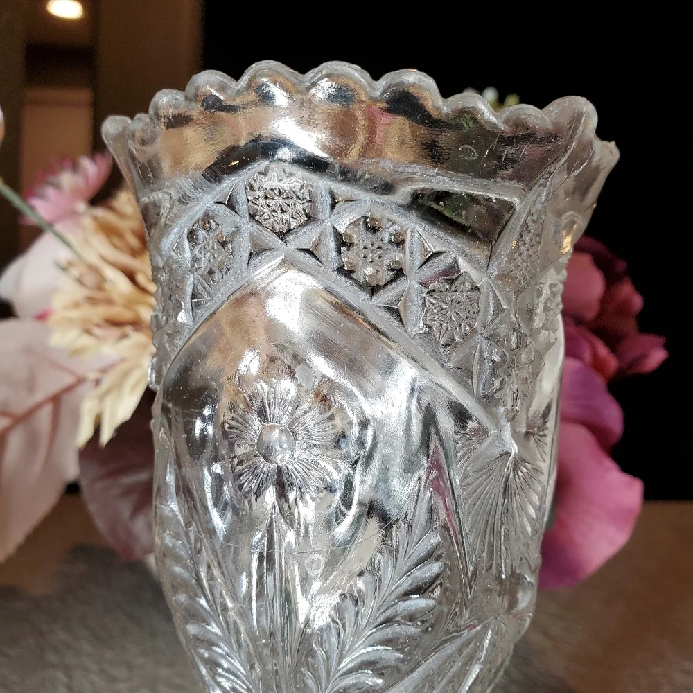 Vintage Clear Crystal Floral Tulip Vase